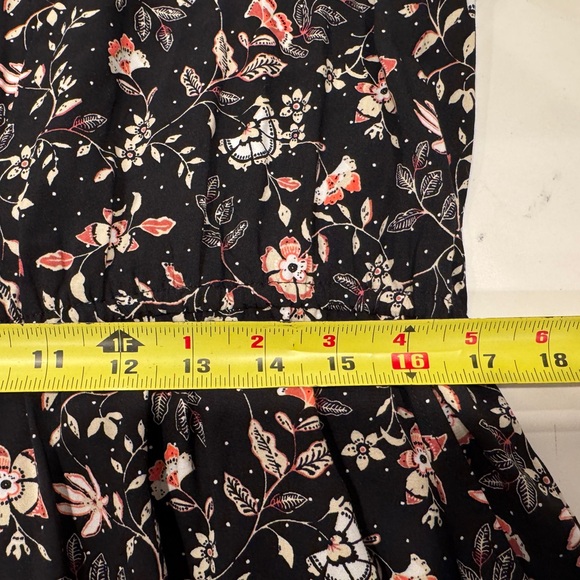 Old Navy Black Floral V-Neck Romper with Pockets NWT - Picture 14 of 16